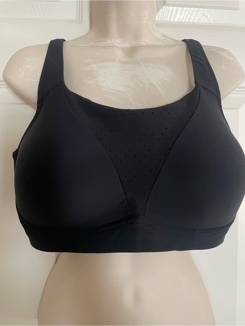 Lululemon Black Women's Supportive Sports Bra 40D